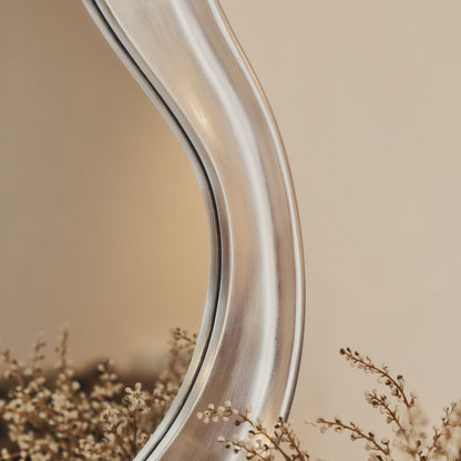 Riva - Miroir irrégulier en forme d'étang brossé chrome 120cm x 90cm