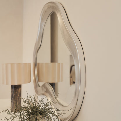 Riva - Miroir irrégulier en forme d'étang brossé chrome 98cm x 89cm