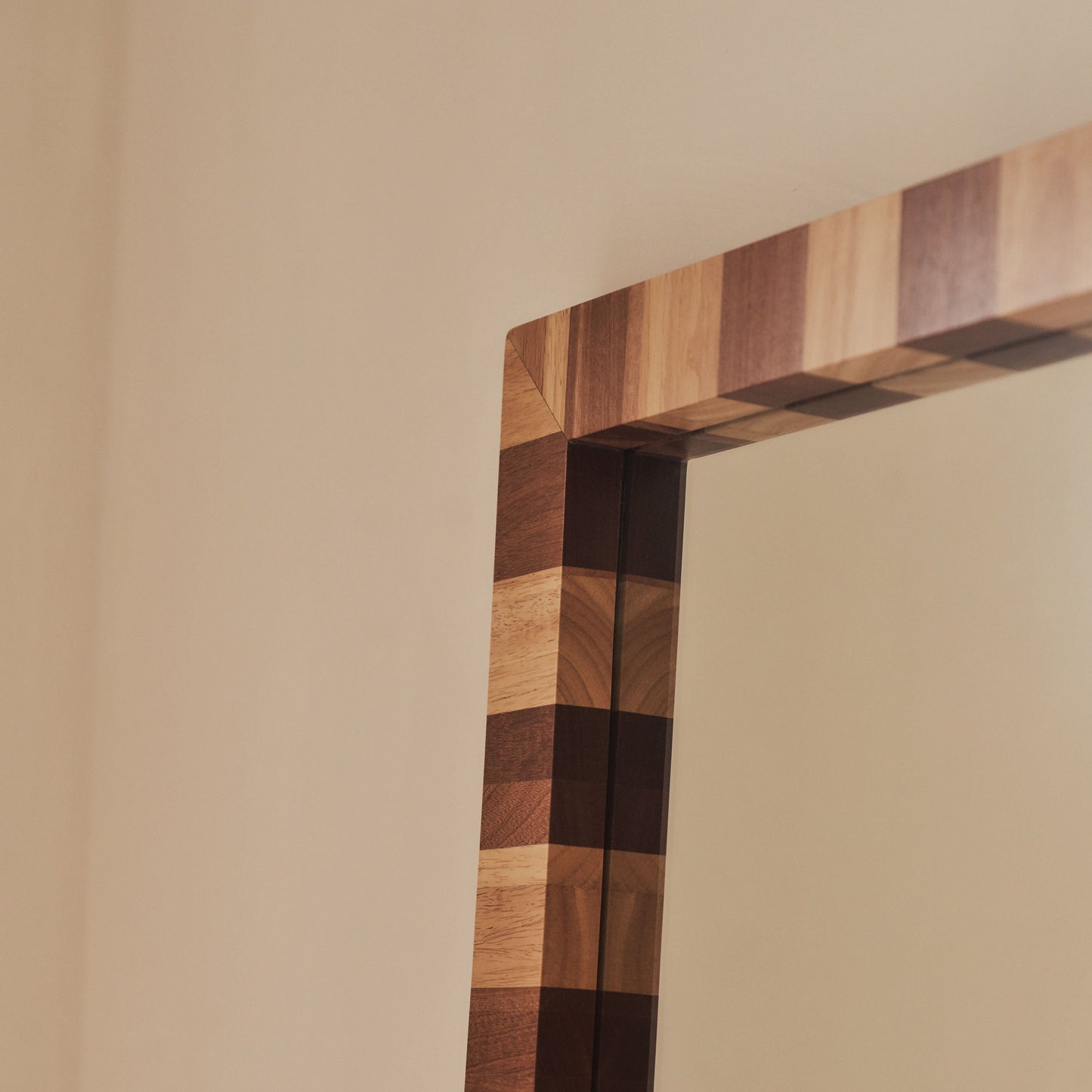 Tessera - Miroir Rectangulaire en Bois à Damier Bois Foncé et Bois Clair 180cm x 90cm