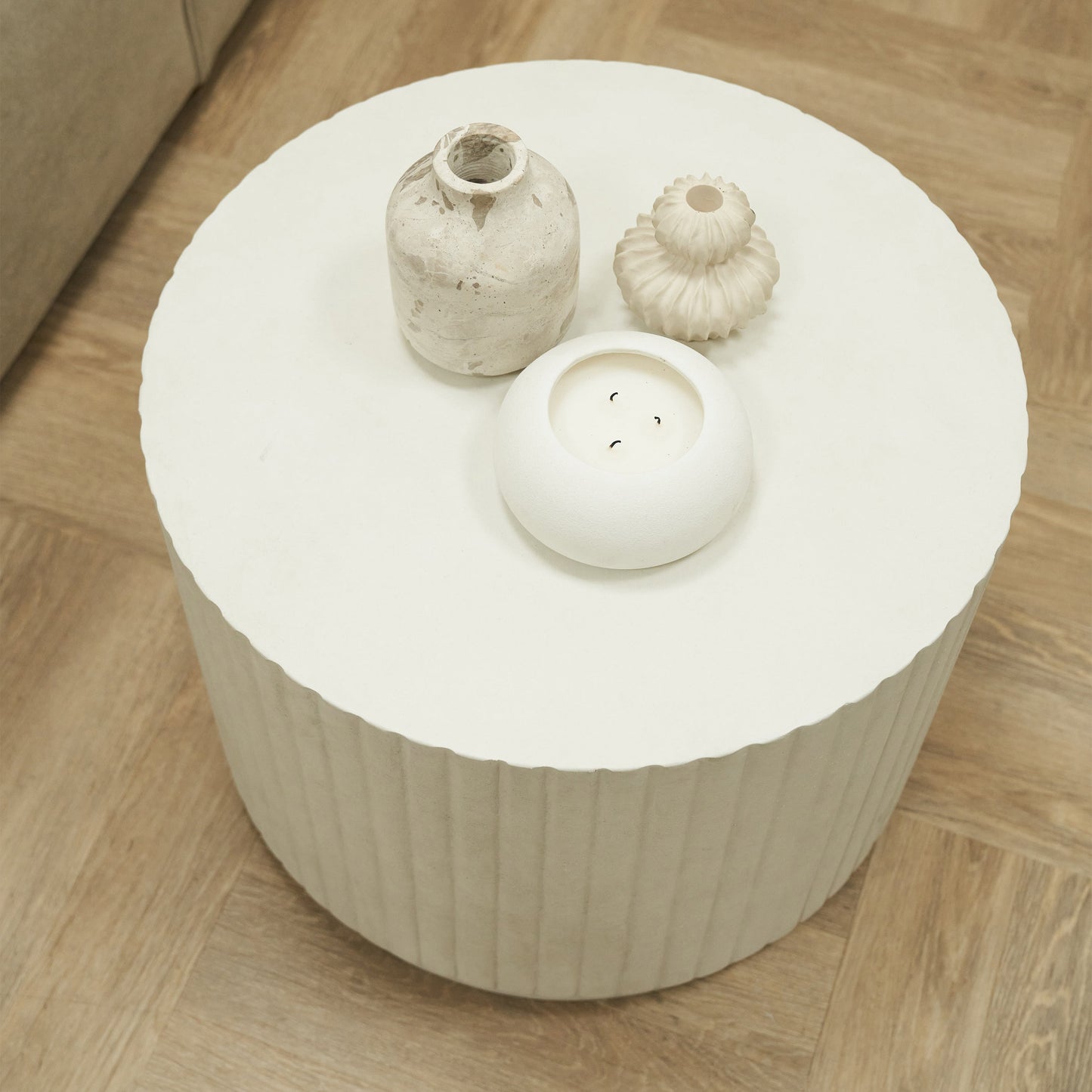 Massimo - Table Basse Minimaliste en Béton Cannelé