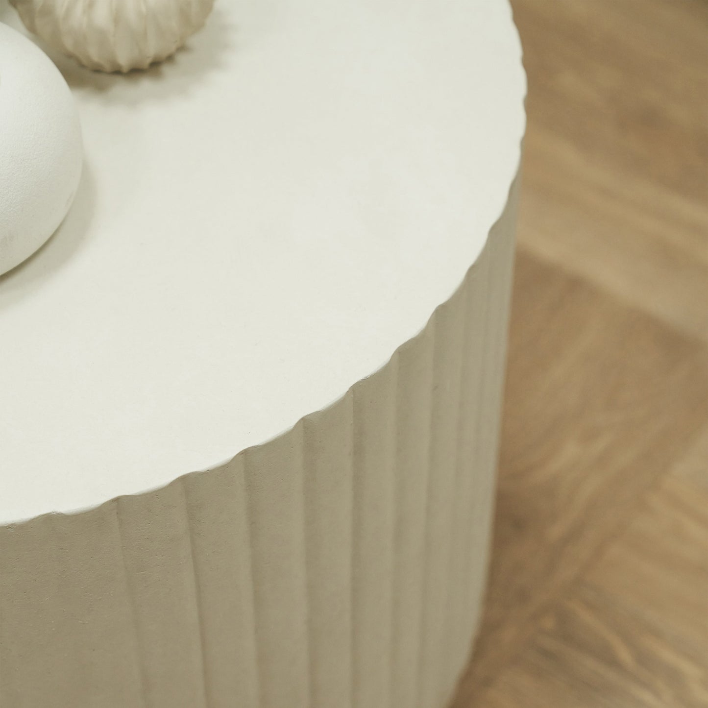 Massimo - Table Basse Minimaliste en Béton Cannelé
