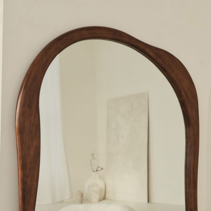 Arcurva - Miroir irrégulier extra grand pleine longueur en bois foncé 190cm x 120cm
