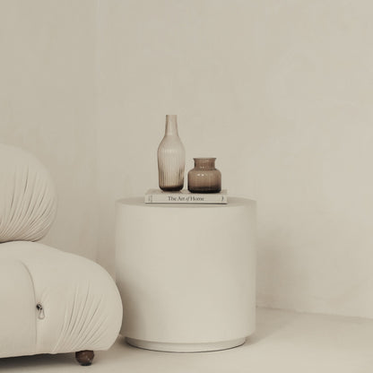 Angelo - Table d'Appoint Ronde Minimaliste en Béton