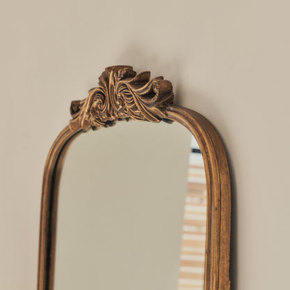 Amelia - Miroir Portrait Métallique Arqué Doré 100cm x 64cm