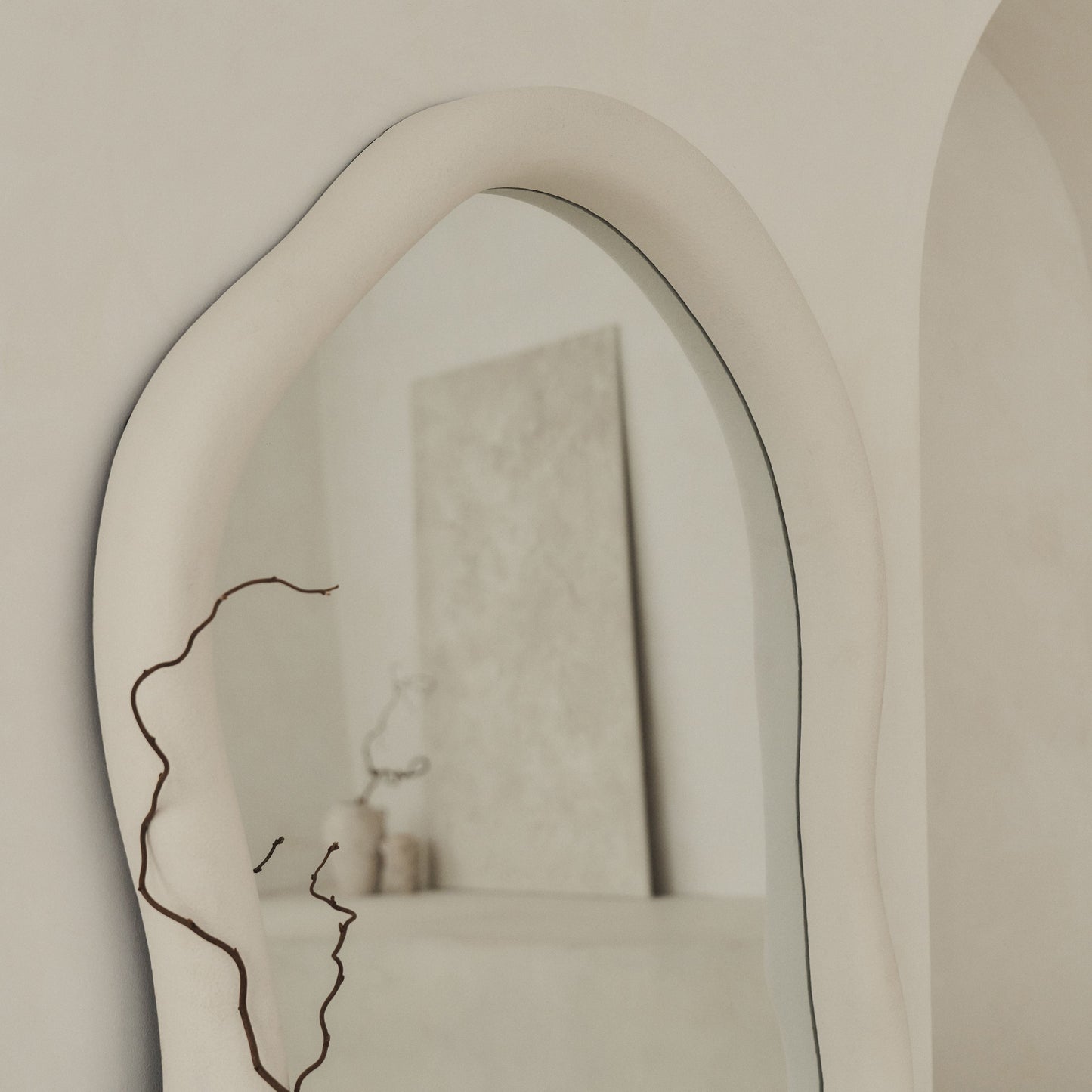 Wabi-Sabi - Grand miroir irrégulier en béton pleine longueur 170cm x 80cm