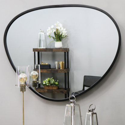 Pebble - Grand miroir mural métallique noir irrégulier 110 cm x 90 cm