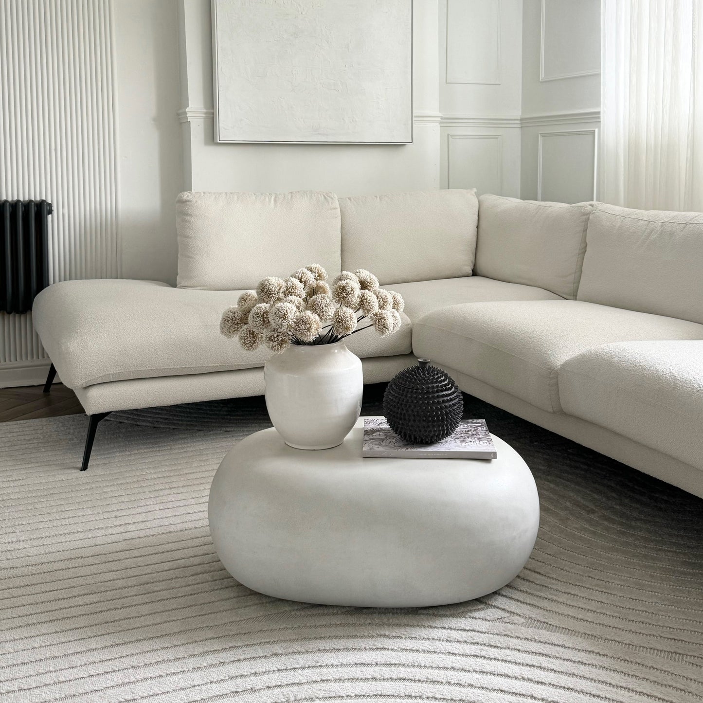 Zola - Grande table basse minimaliste galet en béton