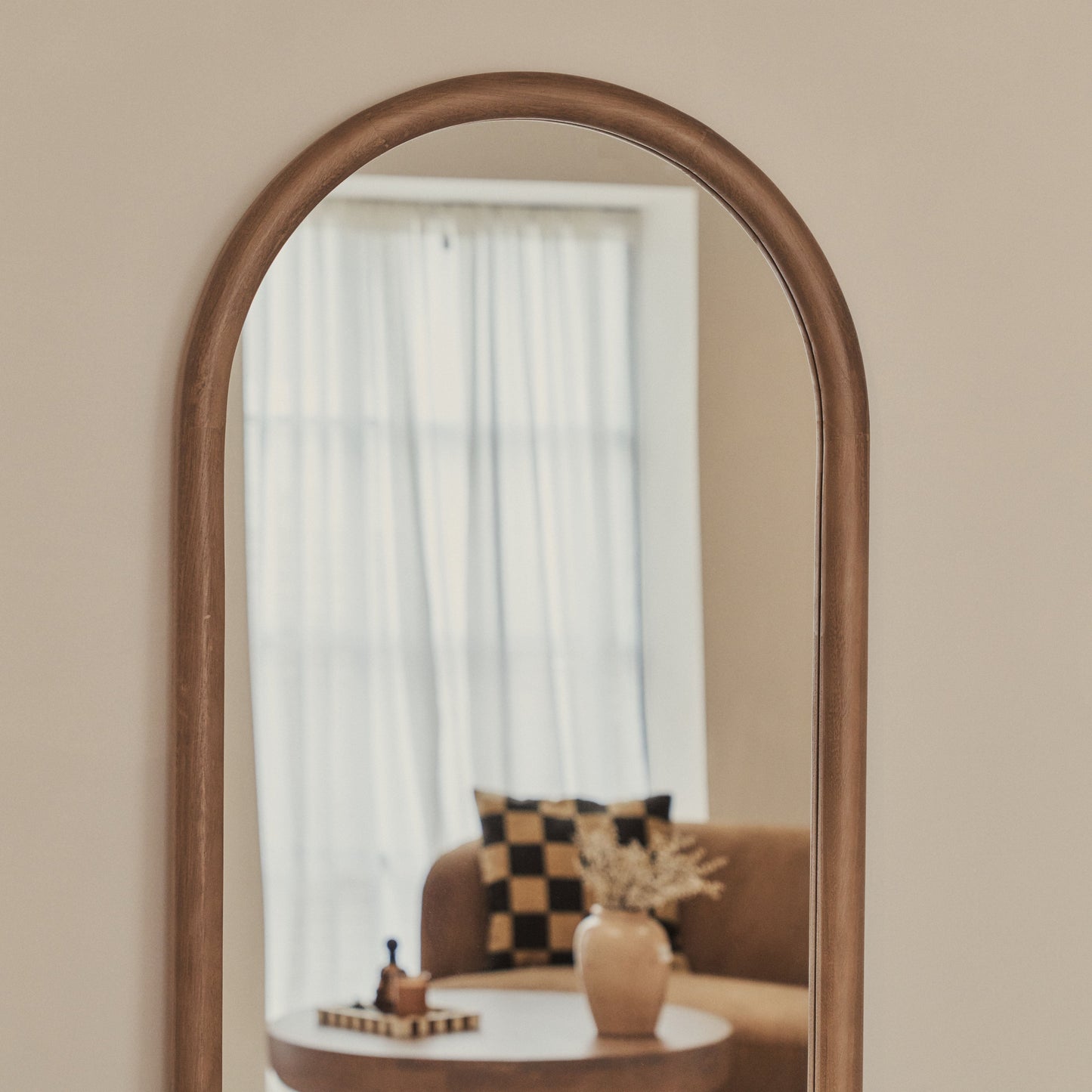 Amora - Miroir en bois chaud grand format plein pied arche 172cm x 60cm
